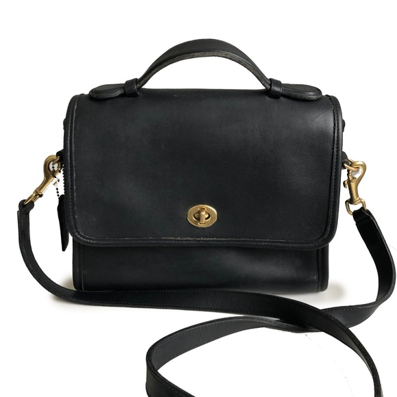 Coach Handbags - Vintage Coach Court Bag 9870 Black Messenger USA
